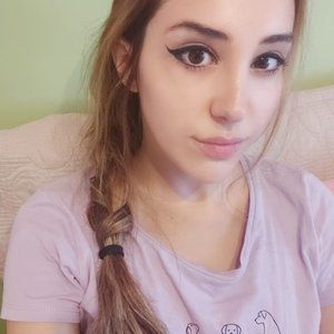 Hi everyone i'm chiara:')